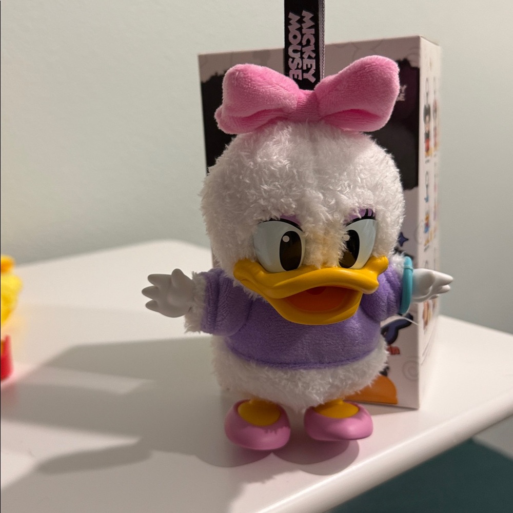 Pop Mart Mickey Family DAISY cute together keychain